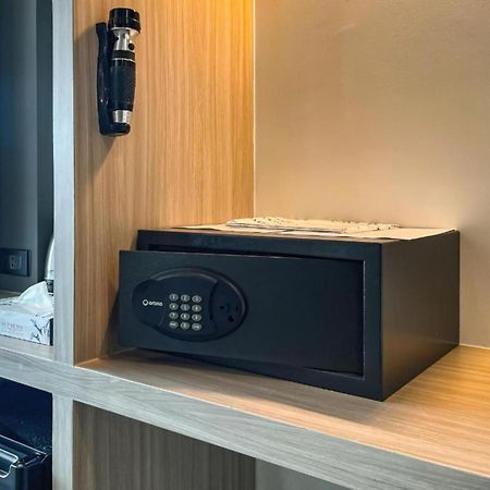 Clarian Hotel Beach Patong Esterno foto